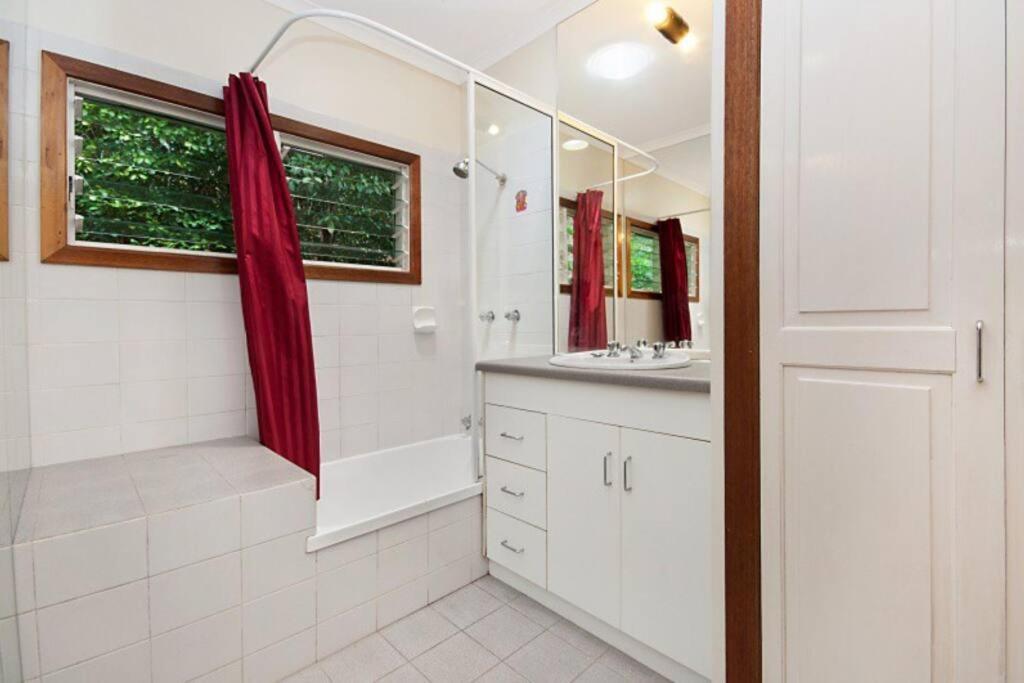 Private Rainforest Ridge Retreat Apartment คุรานดา ภายนอก รูปภาพ